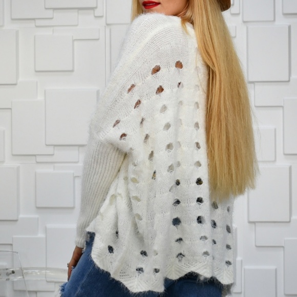 LOLA Cream Knit Sweater - Picture 4 of 5